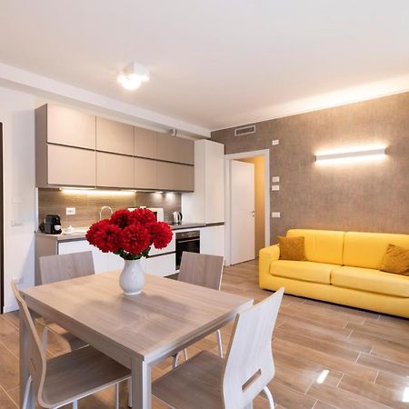 West Milan - Modern And Comfortable Apartment Extérieur photo
