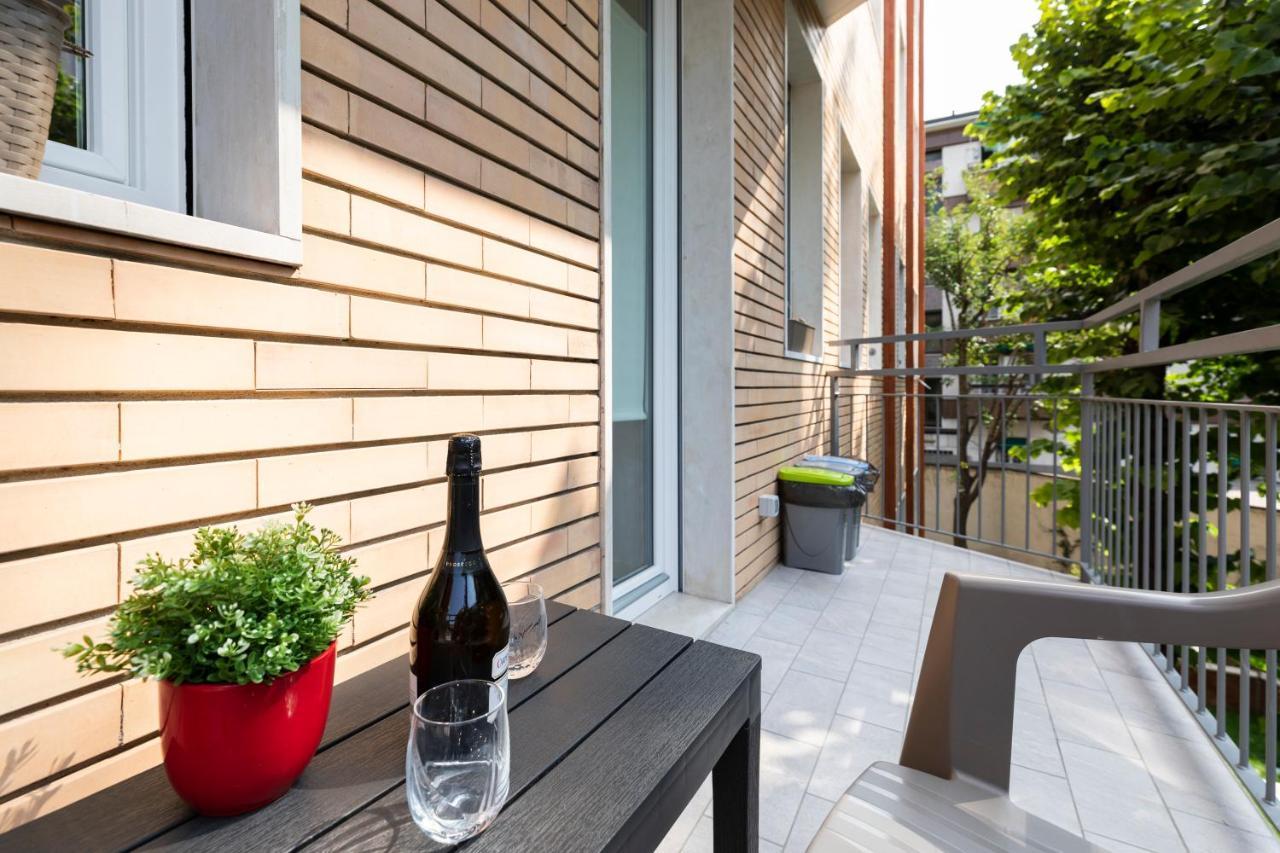 West Milan - Modern And Comfortable Apartment Extérieur photo